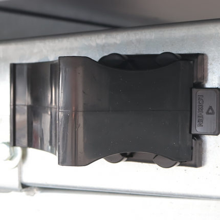 Cantonal Unterlegkeil Kunststoff (schwarz) mit Halterung