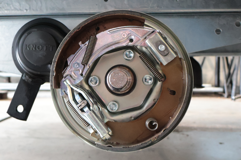 Knott Gesamtpaket Knott Bremsbelag Typ 20-2425/1 - Komplettpaket