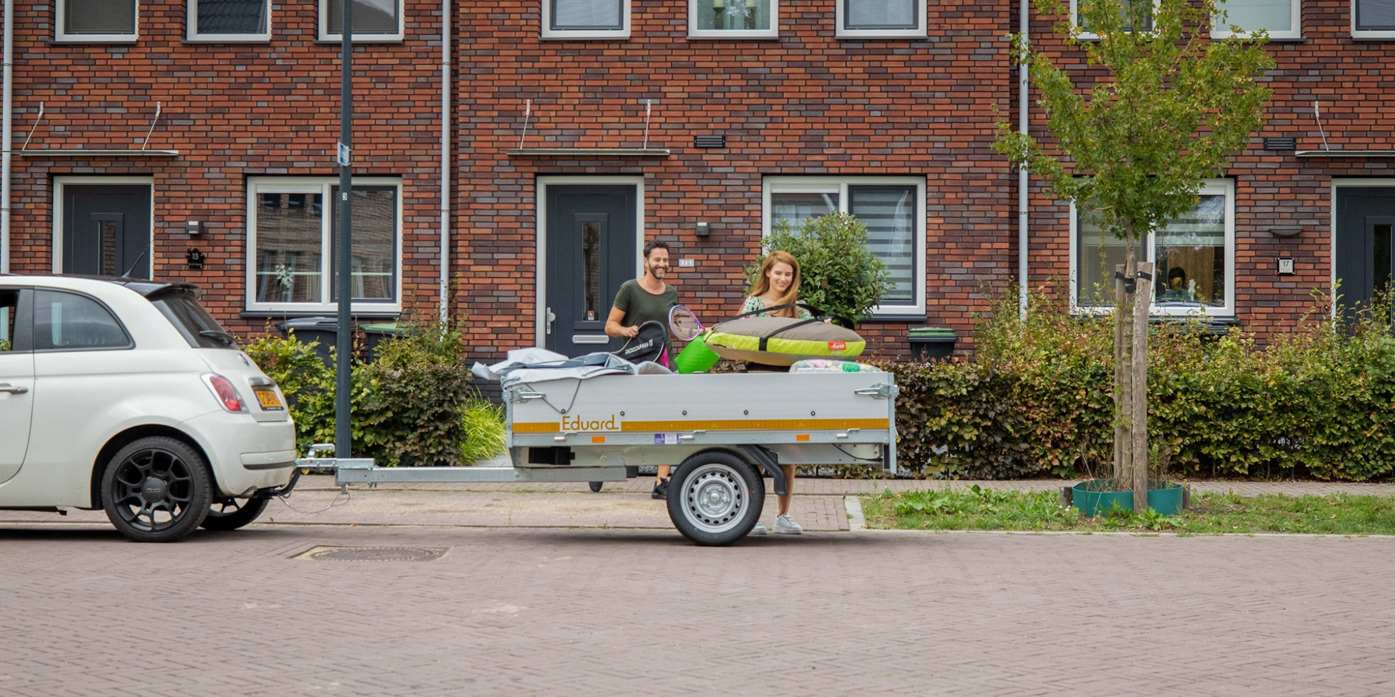 Fahren mit einem Anhänger oder Wohnwagen: Was muss man wissen?