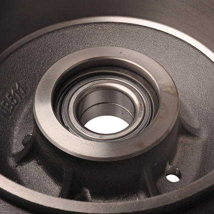 AL-KO AL-KO Bremstrommel Aftermarket - 200x50 - Lochkreis: 5x112 - 2051 Ab mit Kompaktlager 39/72x37 mm