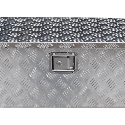 Anhängershop Deichselbox Aluminium 900/660x350x300 mm – Einbauschloss – automatische Klappe – Riffelblech