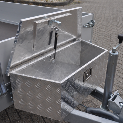 Anhängershop Deichselbox Aluminium 900/660x350x300 mm – Einbauschloss – automatische Klappe – Riffelblech