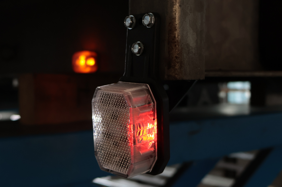 Aspock Aspöck Flexipoint LED links- Begrenzungsleuchte rot/weiß auf kleinem Gummihalter mit 0,5m Kabel