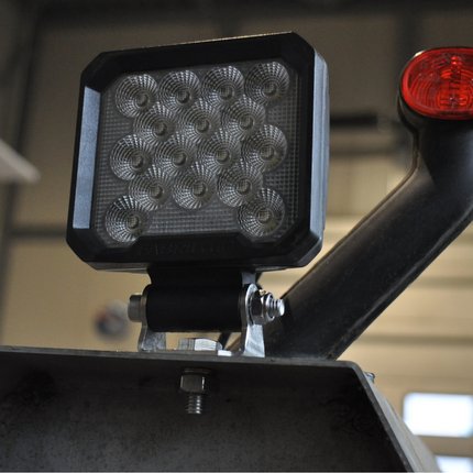 Aspock Premium LED Arbeitsscheinwerfer Anhänger - 138x110x40 mm - 2500 Lumen 16 Leds - 150 cm Kabel