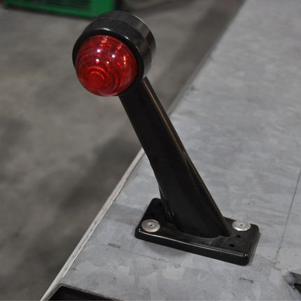 Cantonal Basic Begrenzungsleuchte Rot/Weiß Licht 19 cm lang in schrägem Winkel - 2 Stück - links und rechts  - LED