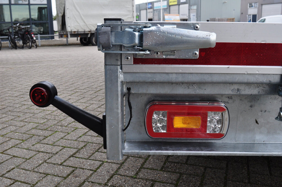 Cantonal Begrenzungsleuchte rot/weiß - 45 Grad - LED - 12/24 Volt