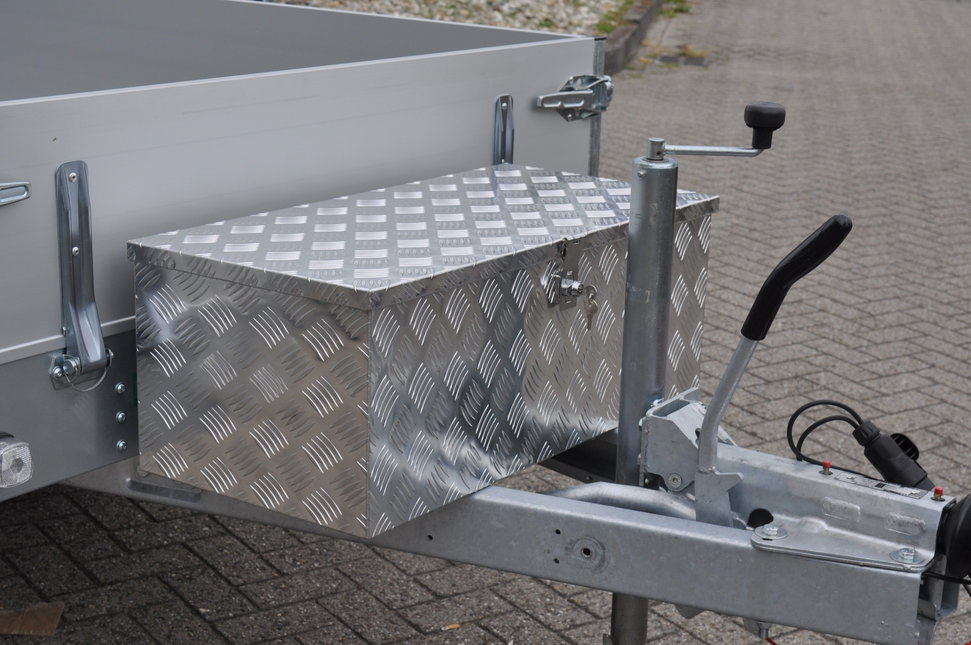 Cantonal Deichselbox Aluminium-Riffelblech 840x400x310 mm – mit Schmetterlingsverschluss
