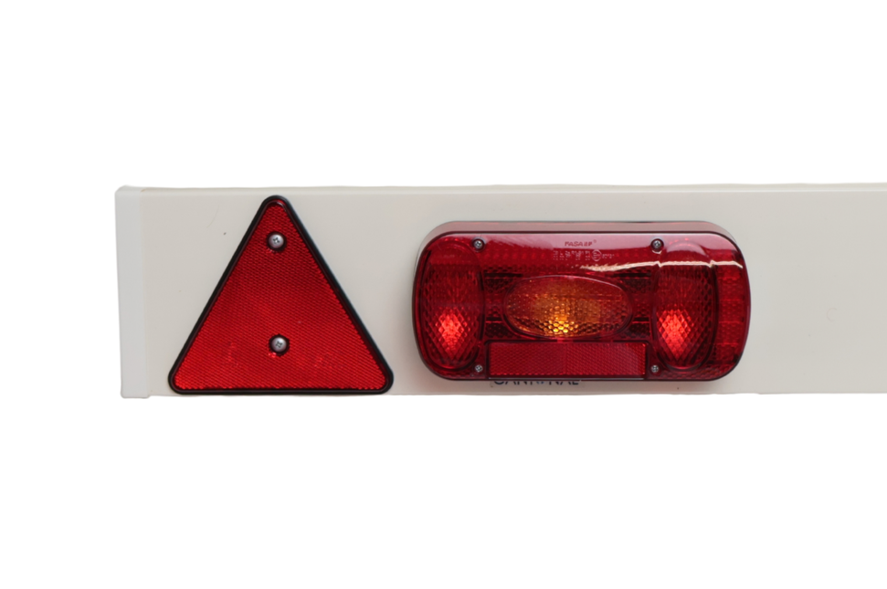 Cantonal Lichtleiste für Anhänger - 150 cm breit - 13-poliger Stecker an 9 Meter Kabelsätze