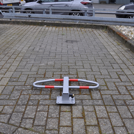 Cantonal Parkplatzsperre 465x750 mm - inklusive reflektierendem Band