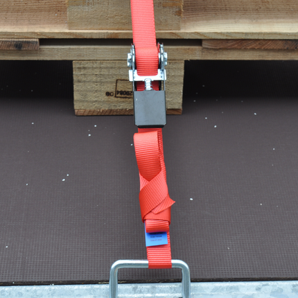 Cantonal Satz von 2 roten Spanngurte 500x2,5 cm (750 kg)