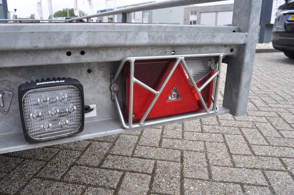 Cantonal Schutzgitter Multipoint Rückleuchte mit freiem Dreieck 245x155x65 mm - 1 Stück