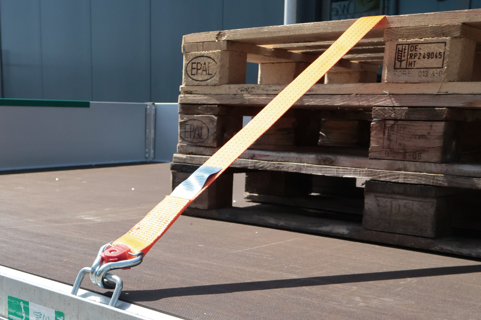 Cantonal Set mit 4 Spanngurten 800x5 cm - 4000 kg - magnetischer Haken