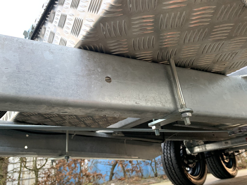 Cantonal Universeller Befestigungssatz, z.B. für Obermontage der Deichselbox geeignet