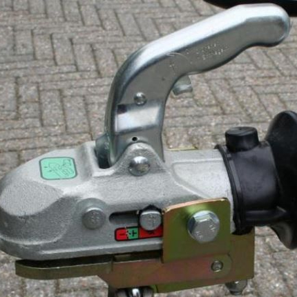 DoubleLock DoubleLock EM350 Fixed Lock - SCM-geprüftes Unterbau-Deichselschloss für gebremste Kupplungen