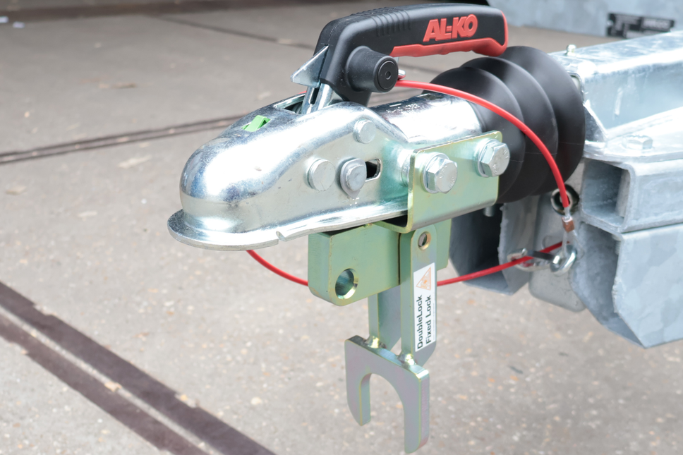 DoubleLock DoubleLock Typ B Fixed Lock - SCM-geprüftes Unterbau Kupplungsschloss für gebremste Kupplungen