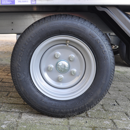 Kargotrail Komplettrad 10 Zoll - 195/55R10C Reifen + Felge - ET+25- Mercedes Lochkreis: 5x112 - 750 kg - 10 PR - 67 mm Nabendurchmesser