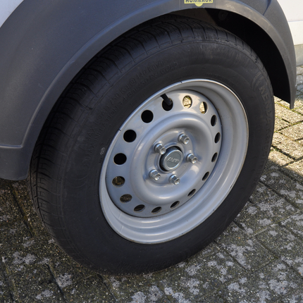 Kargotrail Komplettrad 195/65R15 Reifen + Felge (Lochkreis 5x112) 690kg Nabendurchmesser 67 mm