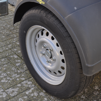Kargotrail Komplettrad 195/65R15 Reifen + Felge (Lochkreis 5x112) 690kg Nabendurchmesser 67 mm