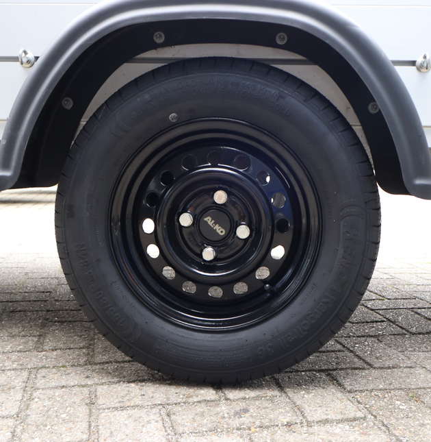 Kenda Komplettrad Anhänger - 155/80R13 - schwarze felge - Lochkreis: 4x100 - Tragfähigkeit: 500 kg - Nabendurchmeser: 57 mm