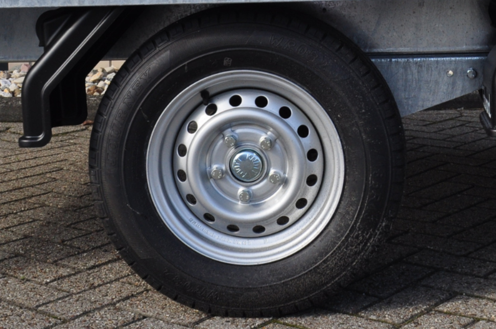 Kenda Komplettrad Anhänger - 165R13C - Lochkreis: 5x112 - Tragfähigkeit: 710 kg - Nabendurchmesser: 67 mm