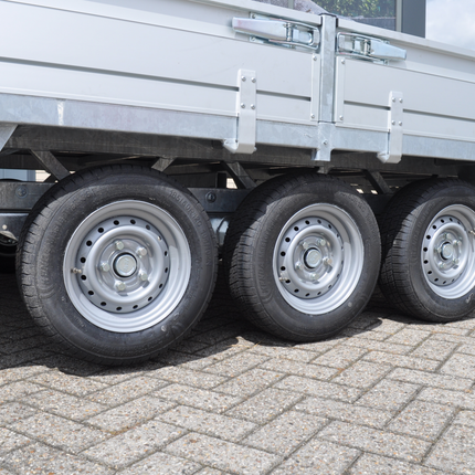 Kenda Komplettrad Anhänger - 185/60R12C - Lochkreis: 5x112 - Tragfähigkeit: 900 kg - Nabendurchmesser: 67 mm