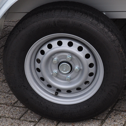 Kenda Komplettrad Anhänger - 185/70R13 - Lochkreis: 5x112 - Tragfähigkeit: 650 kg - Nabendurchmesser: 67 mm