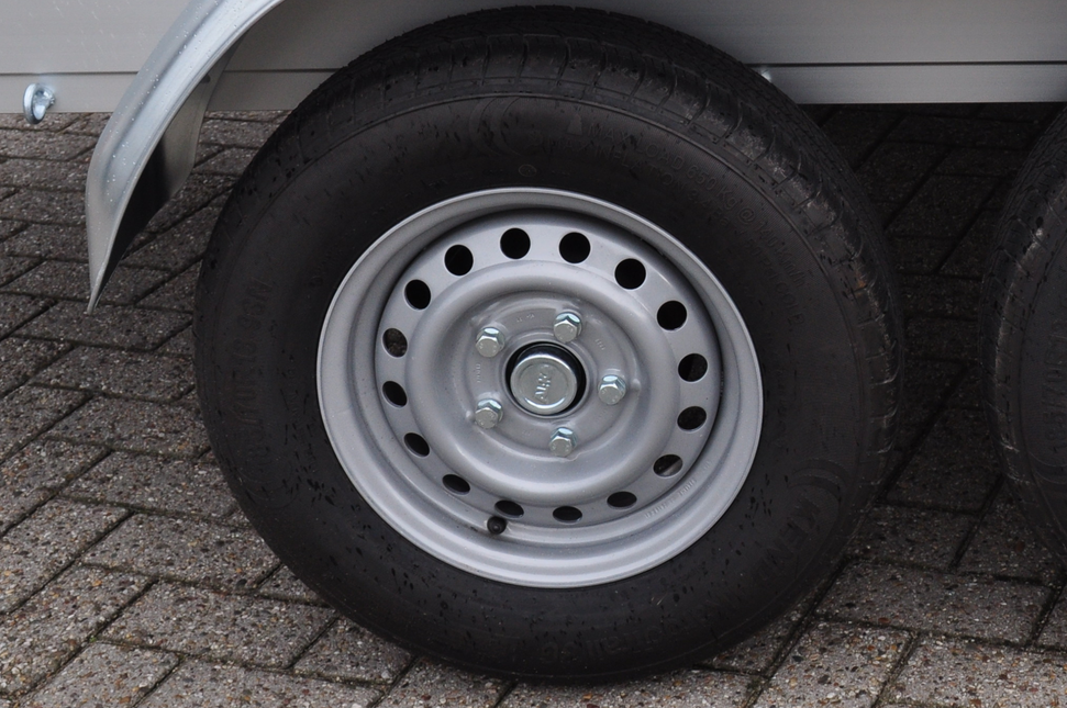Kenda Komplettrad Anhänger - 185/70R13 - Lochkreis: 5x112 - Tragfähigkeit: 650 kg - Nabendurchmesser: 67 mm