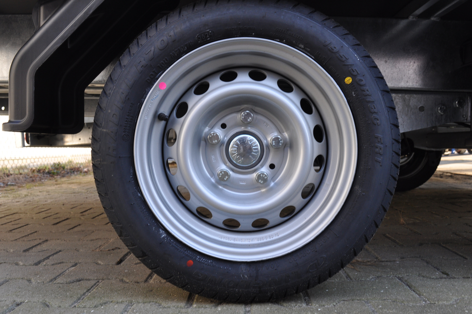 Kenda Komplettrad Anhänger - 195/50R13C - Lochkreis: 5x112 - Tragfähigkeit: 900 kg - Nabendurchmesser: 67 mm