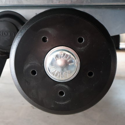 Knott Knott Bremstrommel - 200x50 mm - 5x112 0 einschließlich 64 mm Kompaktlager - 20-2425/1