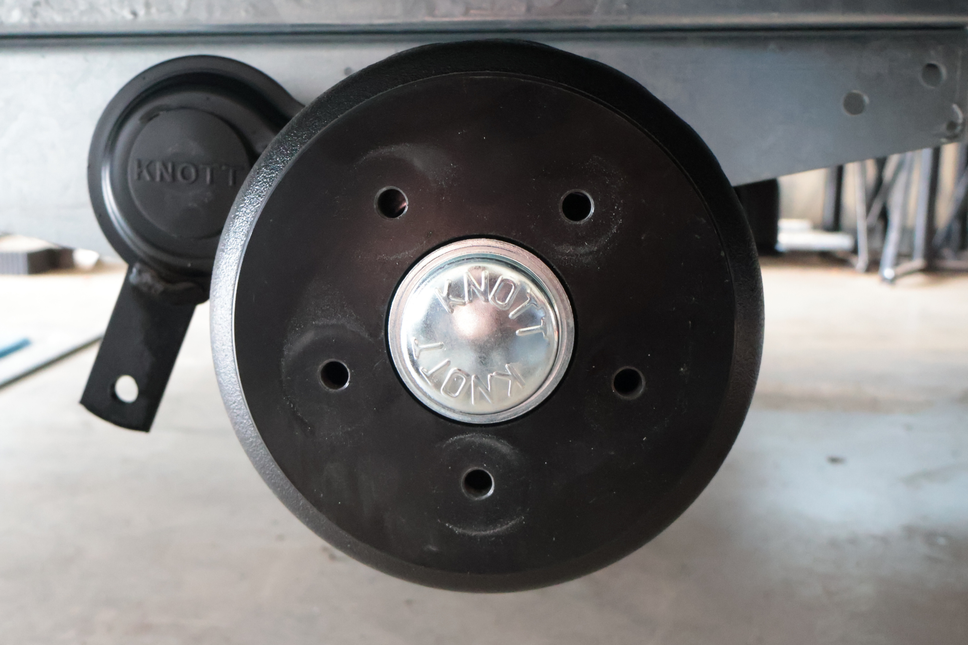 Knott Knott Bremstrommel - 200x50 mm - 5x112 0 einschließlich 64 mm Kompaktlager - 20-2425/1