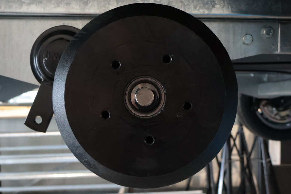 Knott Knott Bremstrommel - 250x40 mm - 5x112 - inklusive Kompaktlager - 25-2025