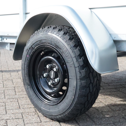Savero Komplettes Anhängerrad - 185/70R13C - Offroad-Profil - schwarze Felge - Lochkreis: 5x112 - Tragfähigkeit: 950 kg - Nabendurchmesser: 67 mm
