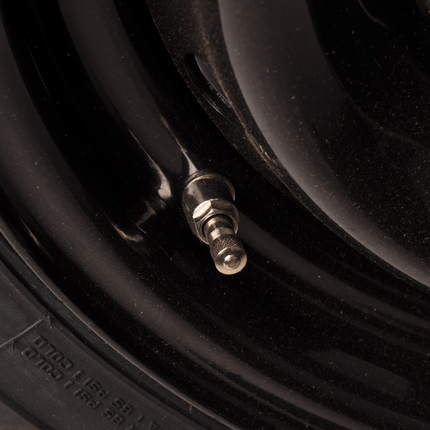Savero Komplettes Anhängerrad - 185/70R13C - Offroad-Profil - schwarze Felge - Lochkreis: 5x112 - Tragfähigkeit: 950 kg - Nabendurchmesser: 67 mm