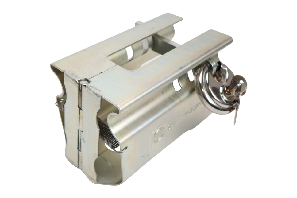 Winterhoff Deichselschloss Kasten Albe XL – Premium – Silber – Stahl – inkl. Edelstahl-Discussschloss mit 2 Schlüsseln – Safetybox XL