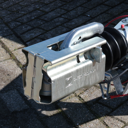 Winterhoff Deichselschloss Kasten Albe XL – Premium – Silber – Stahl – inkl. Edelstahl-Discussschloss mit 2 Schlüsseln – Safetybox XL